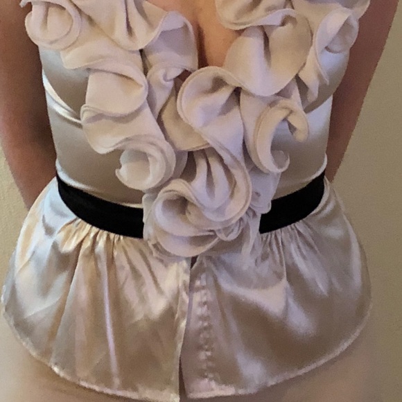 Beautiful new Bebe ruffled top - Picture 2 of 3